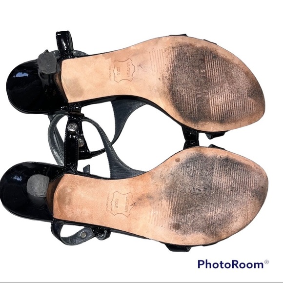 Stuart Weitzman Black Patent T Strap Sandals 6.5 - Picture 7 of 7